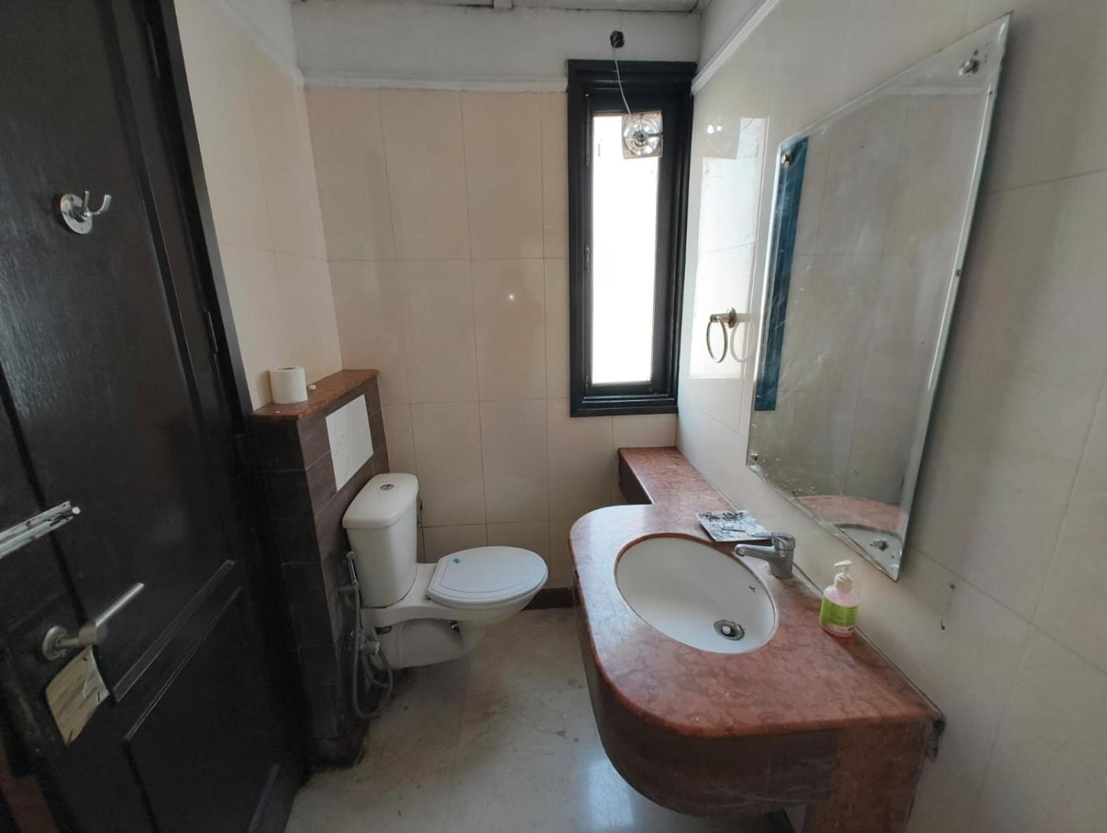 Hotel Veer Palace Park New Delhi