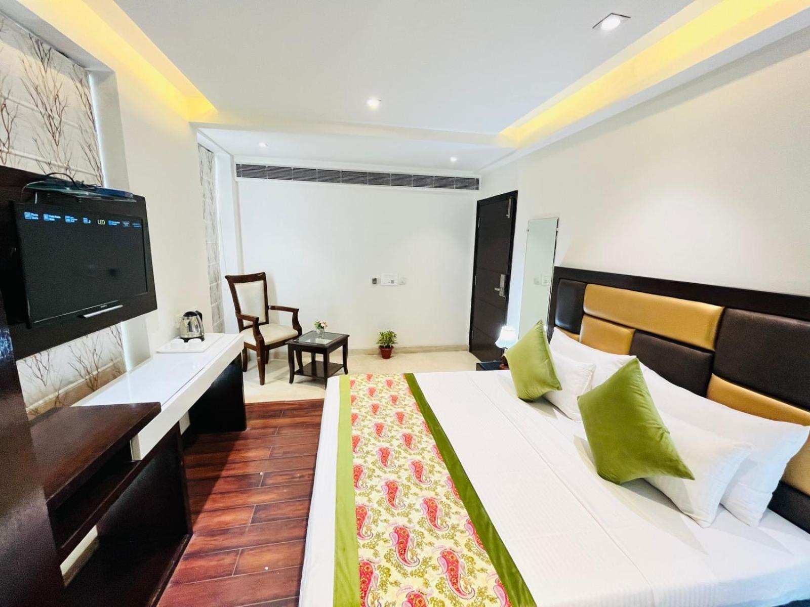 Veer Palace Park Hotel New Delhi