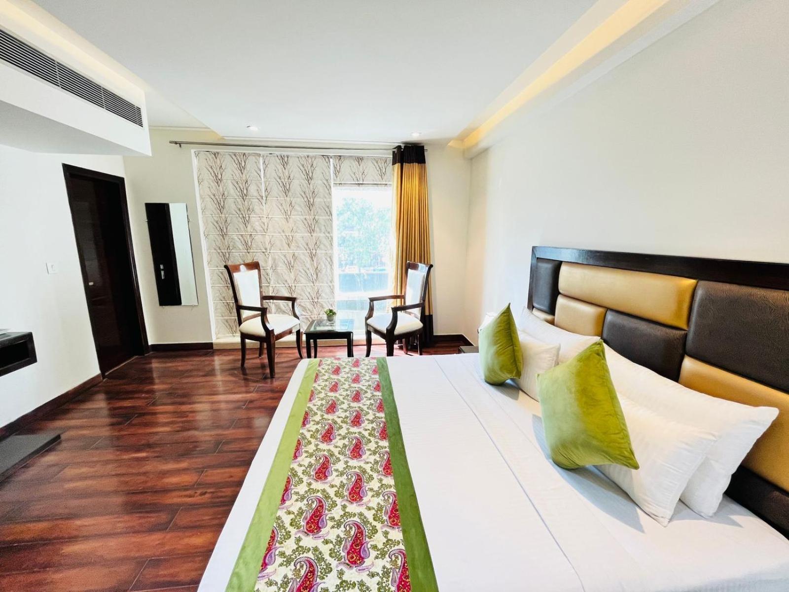 Hotel Veer Palace Park